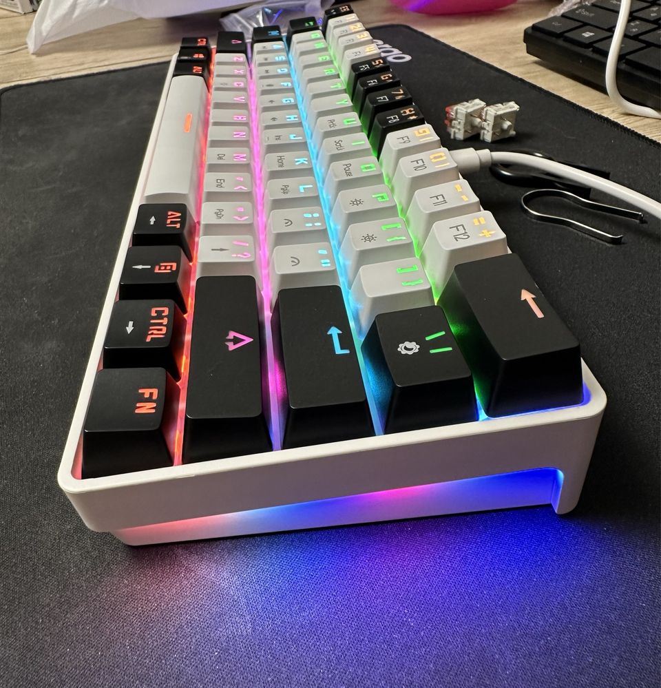 Механічна клавіатура MUCAI MK61 з підсвіткою RGB на червоних світчах
