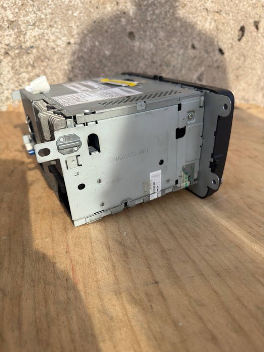 Продам магнитолу Passat B 6 7 Golf