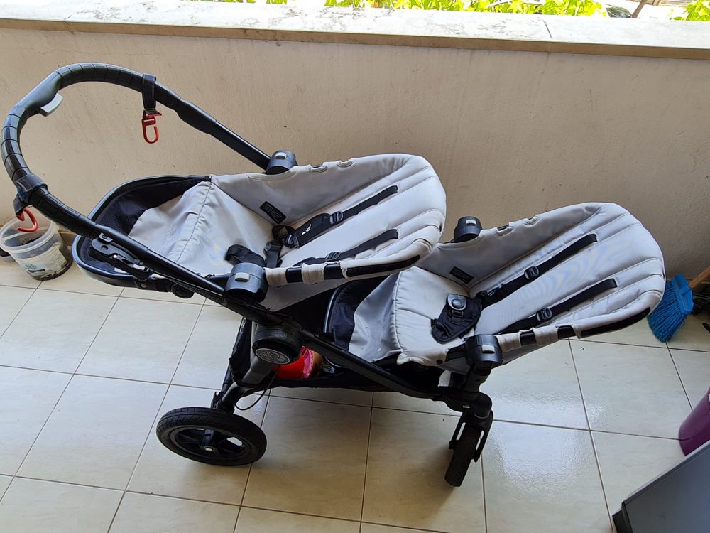 Carrinho de gemeos marca City Select by Baby jogger