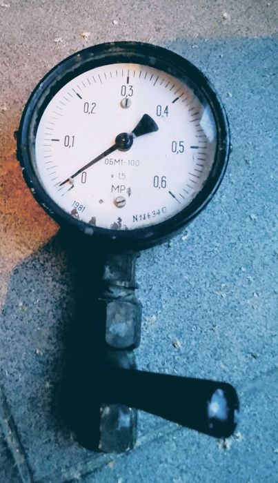 Manometr ciśnieniomierz z ZSSR