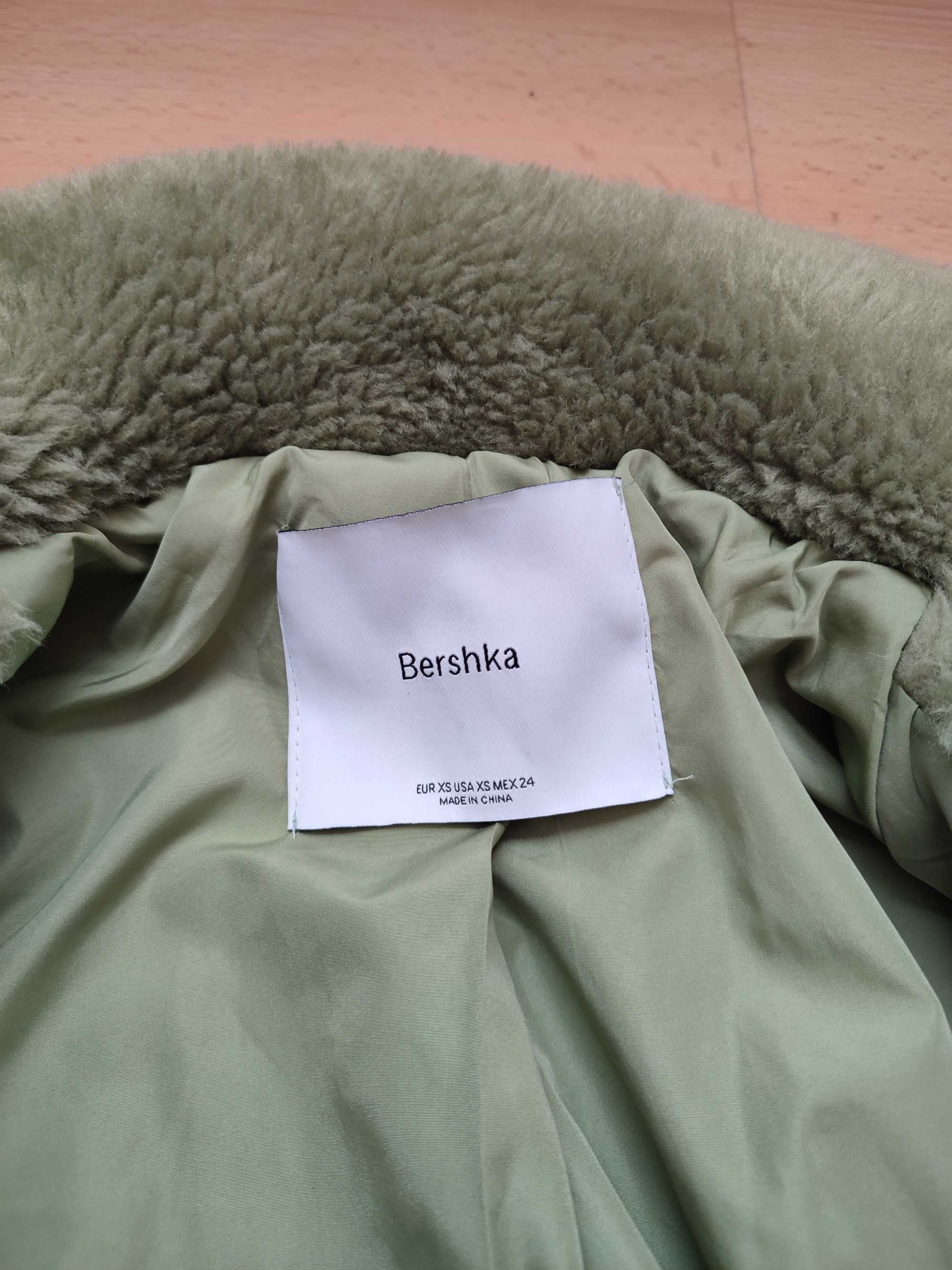 Bershka Płaszcz Ze Sztucznego Futra Kobieta Xs Zielony nowy