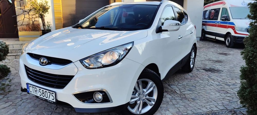 Hyundai ix35 4x4 serwis w ASO Perfekcyjny stan Zarejestrowany w Polsce zimowe opony