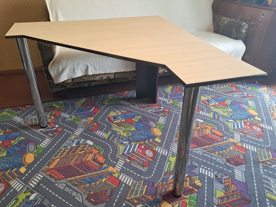 Стіл письмовий кутовий