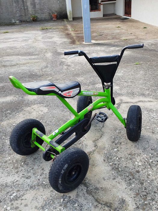 Moto 4 Berg a pedais para jovem a partir dos 10 anos