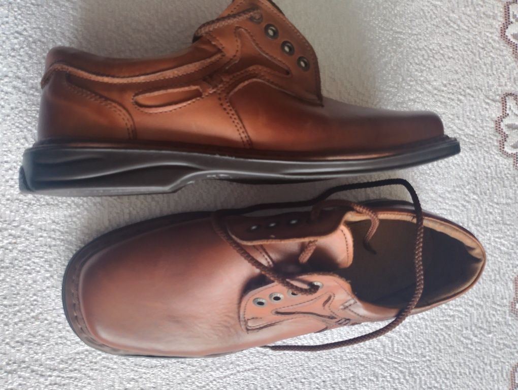 Buty  męskie nowe skóra naturalna rozmiar 43 wkładkę 27