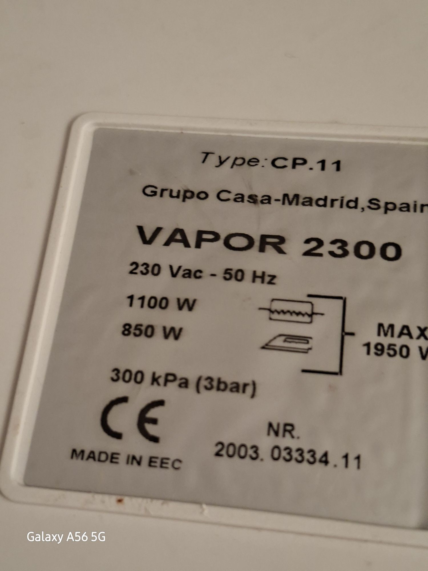 Ferro a vapor com caldeira