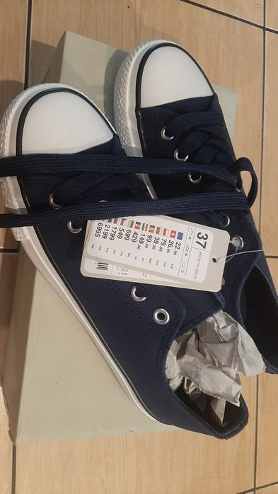 Buty trampki nowe rozm.37