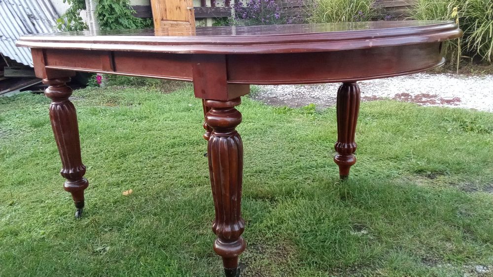 Ława drewniana na kółkach