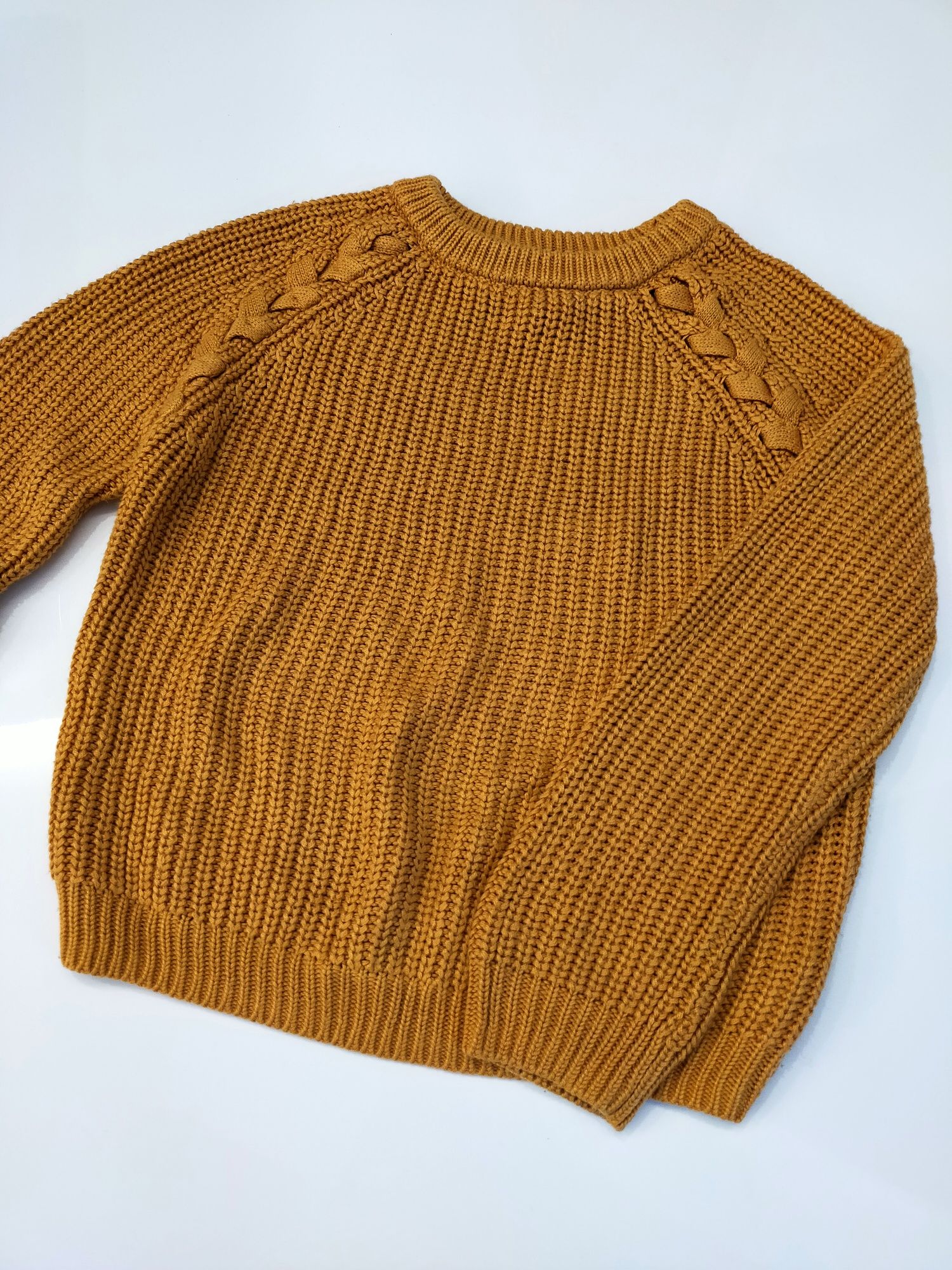 Sweter Primark delikatny splot zdobienia na ramionach musztardowy 134