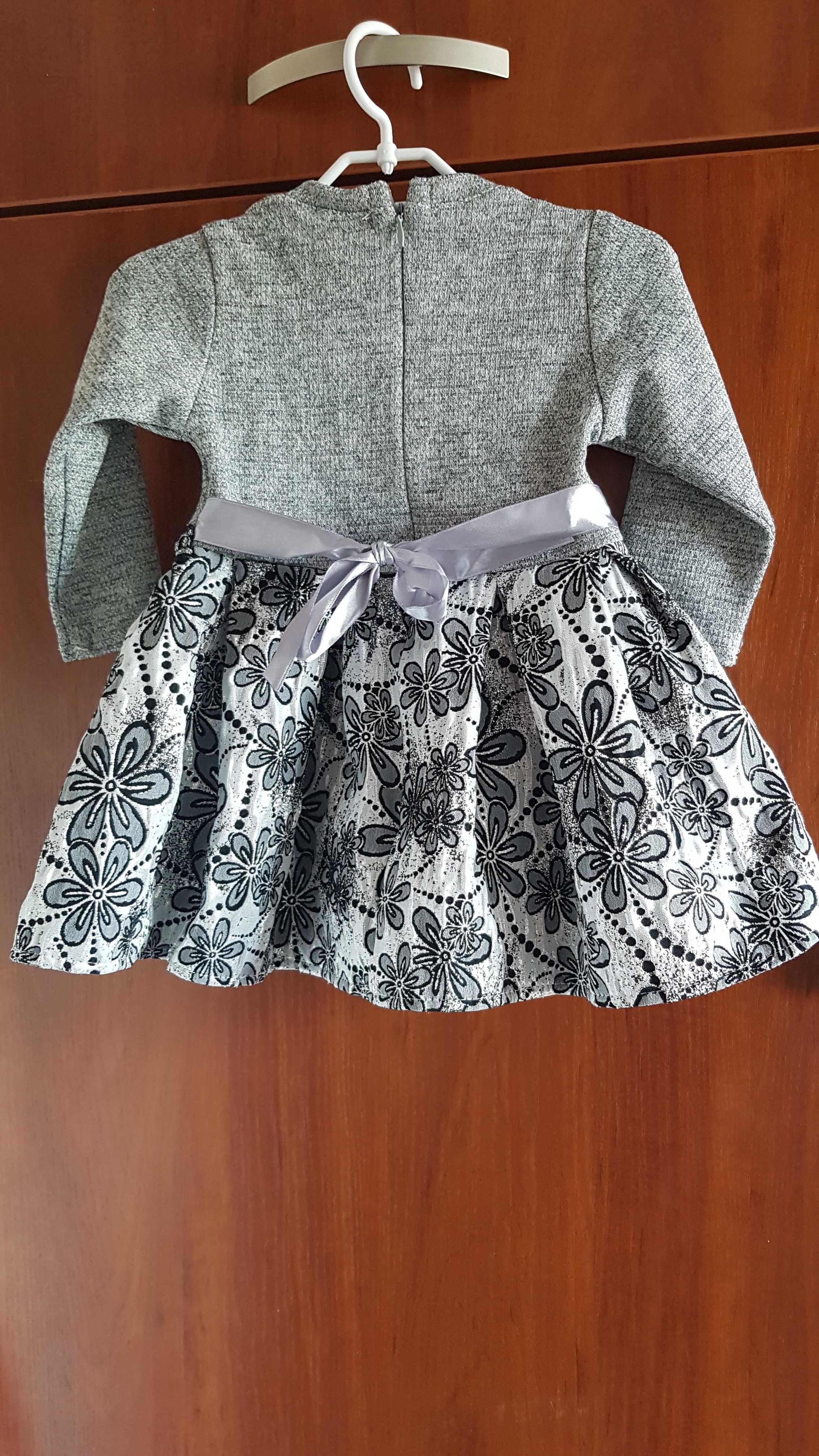 Elegancka sukieneczka, sukienka rozmiar 86, w zestawie z rajstopami.