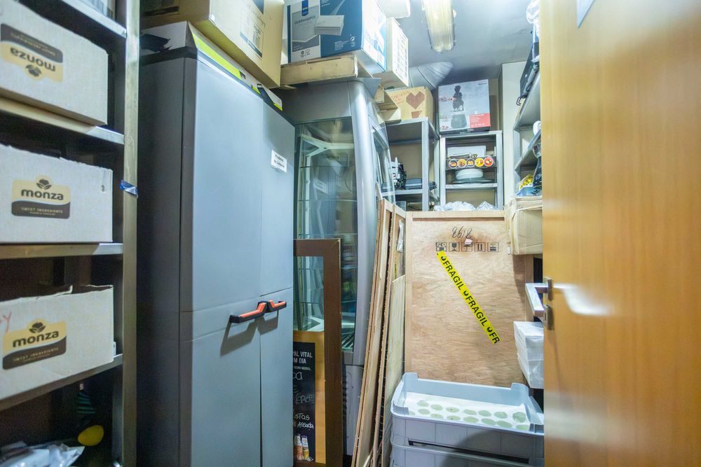 TRESPASSA-SE Negócio de Pastelaria no Centro do Cacém