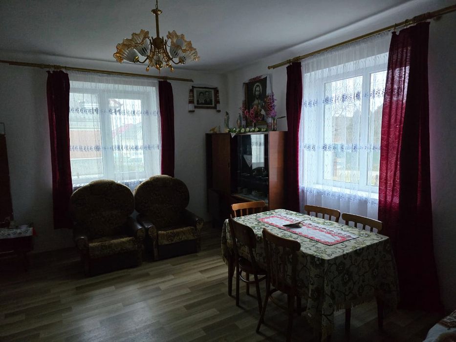 Продам будинок біля Нового Роздолу