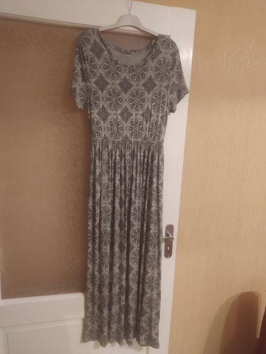 Плаття,тягнеться,дуже зручне довж140,максі!,
