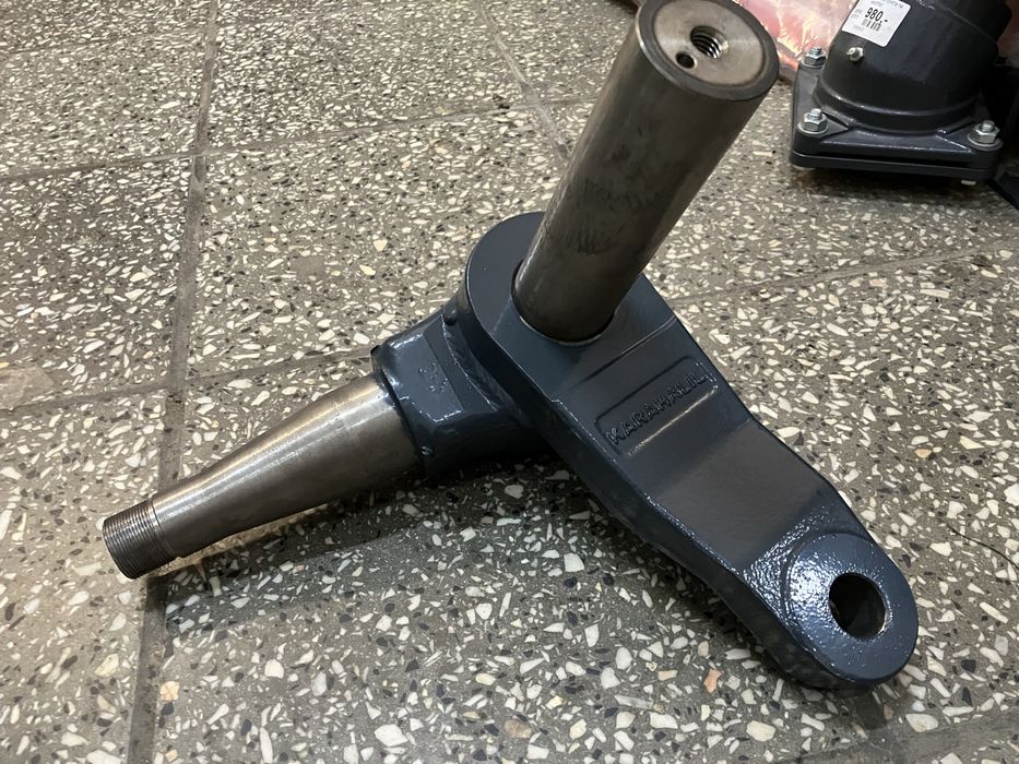 Claas zwrotnica koła prawa 694208, 694234 /jedno ramię/