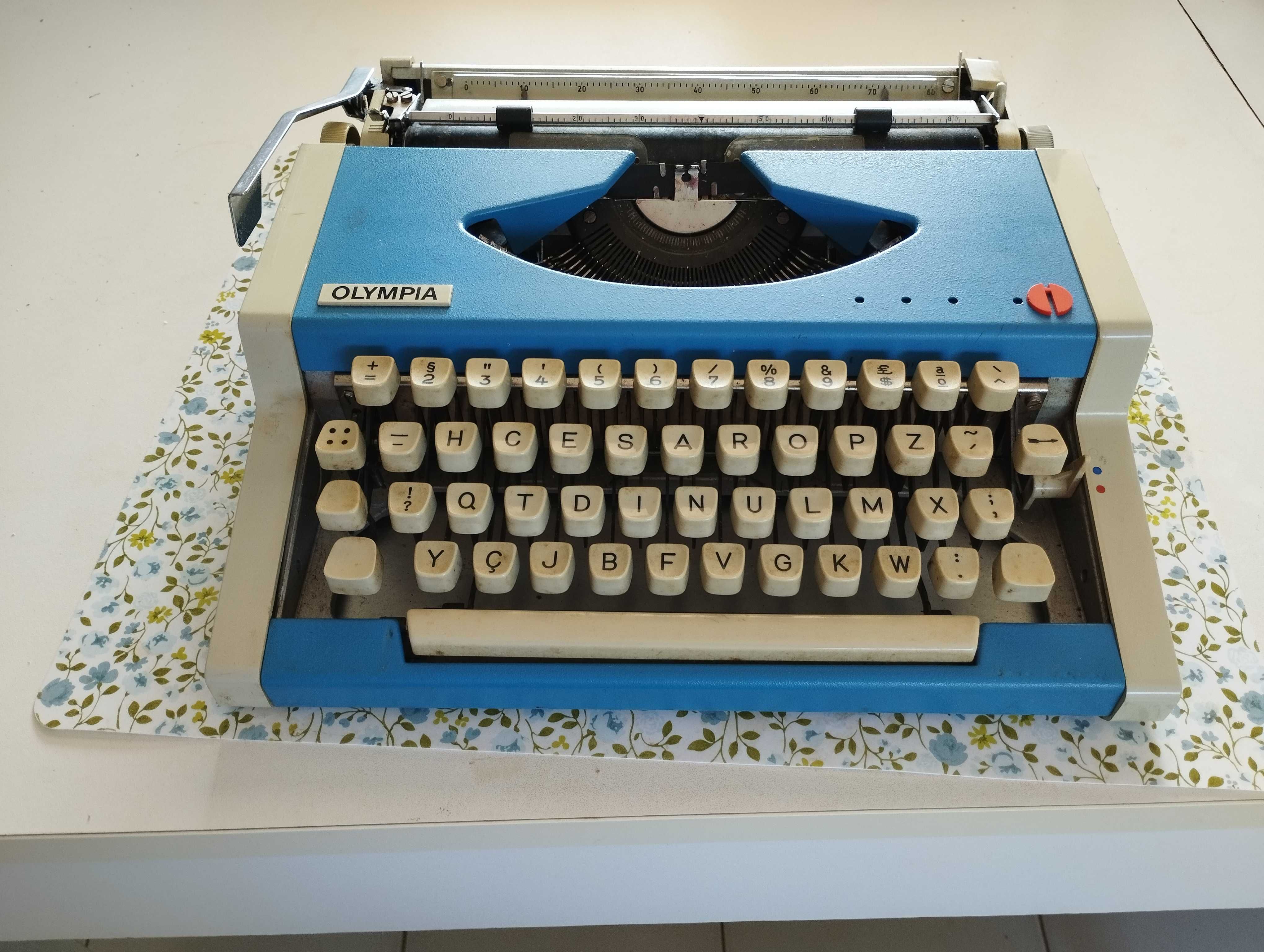 OLÍMPIA máquina de escrever