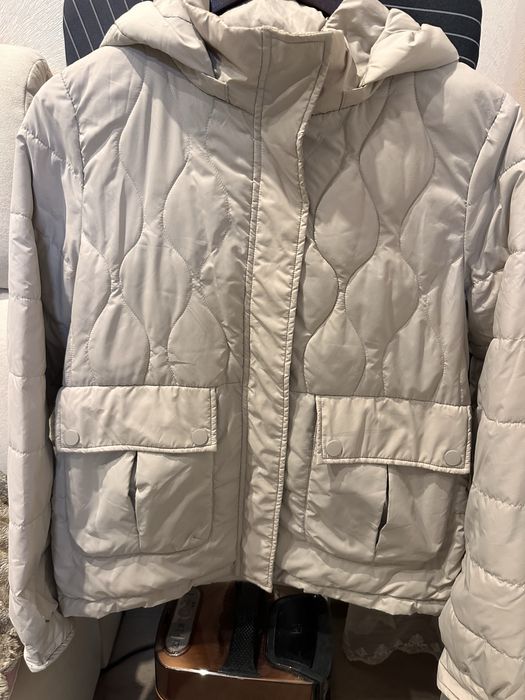 Жіноча демісезонна куртка, жіночий бомбер, бежева куртка