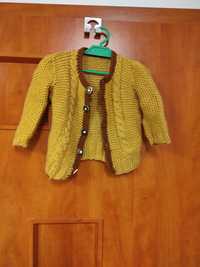 Musztardowy sweterek dziergany 2-3 latka rozmiar 92 unikalny kardigan