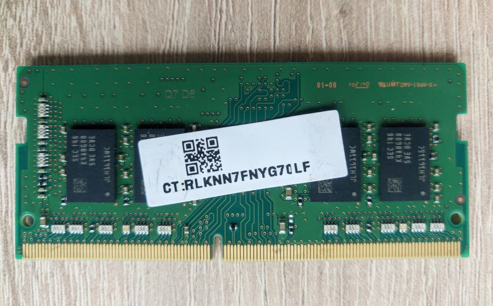 Оперативная память Samsung DDR4 3200MHz.