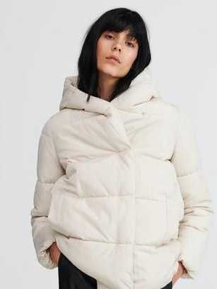 Продается женская  куртка Recerved