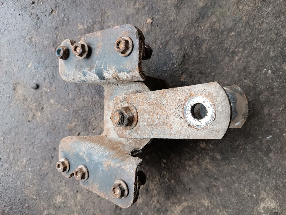 Mocowanie resora Iveco daily III 65c kompletne śruby