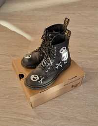 Dr Martens Skull, czachy roz 36