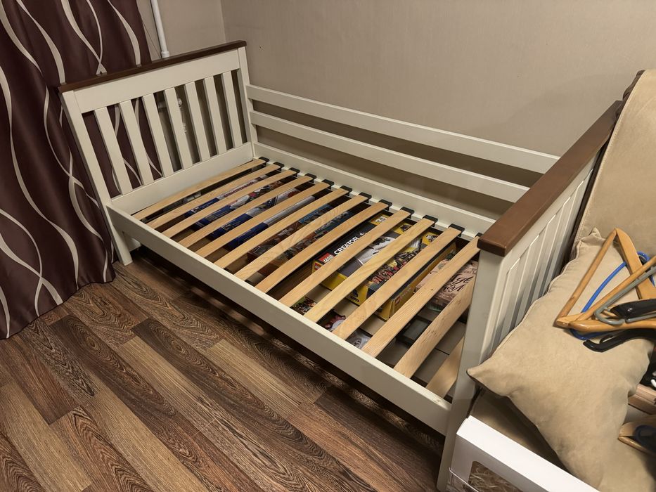 Ліжко дитяче деревʼяне з шухлядами та матрацом