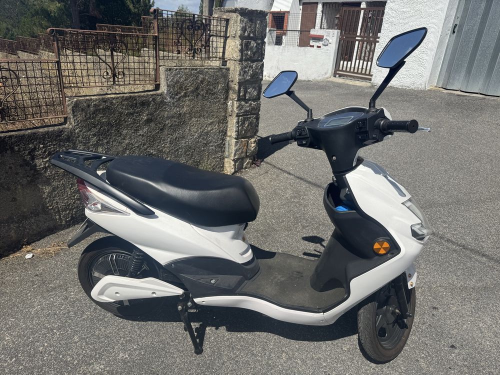 Mota eletrica com pedais