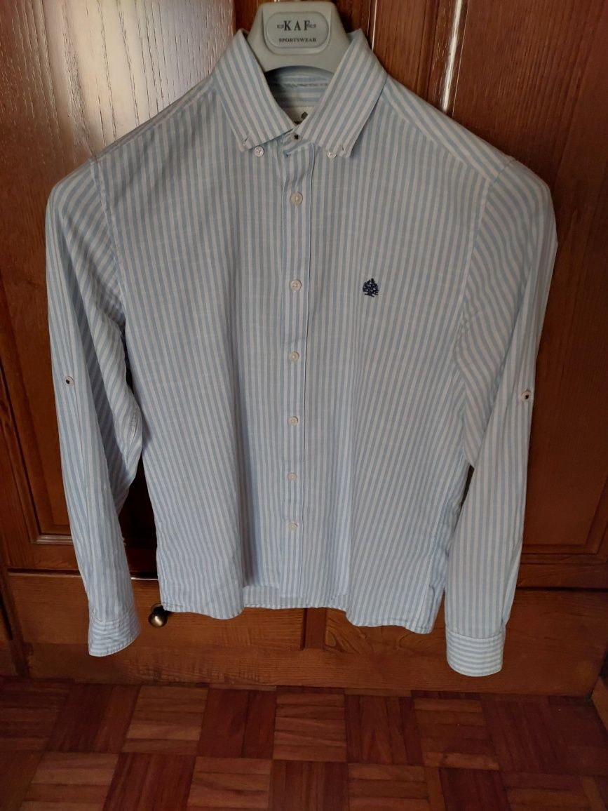 Camisa às riscas