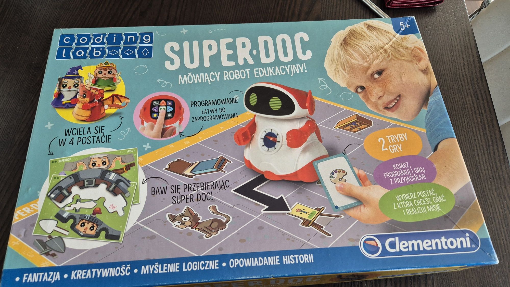 SUPER DOC - mówiący jeżdżący robot