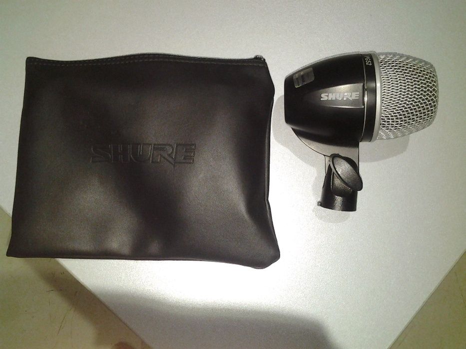 Shure PG52 XLR хороший для бас бочки или вокала баса
