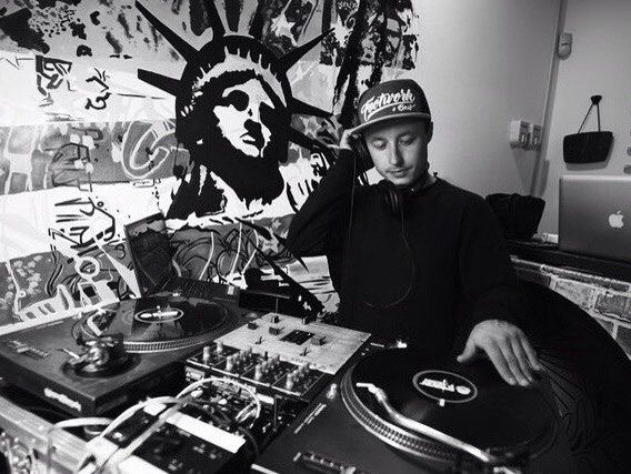 Вертушки Technics (аренда). Плейлист для заведений и мероприятий.