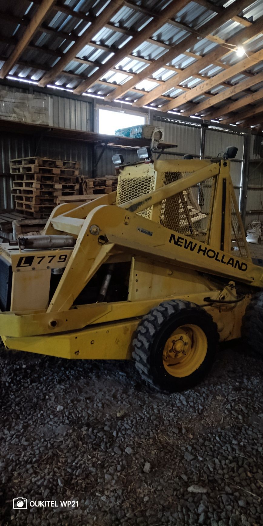 Міні вантажник погрузчик bobcat New Holland L 779