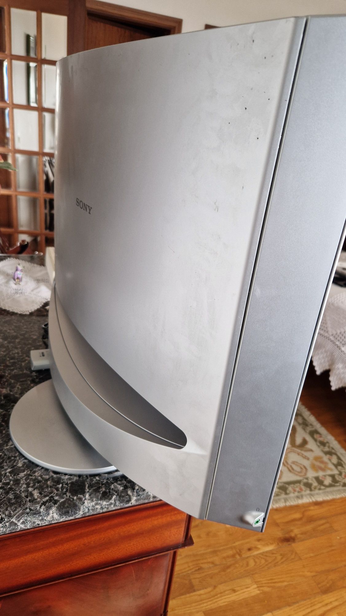 Sony TV 23 polegadas c/ comando
