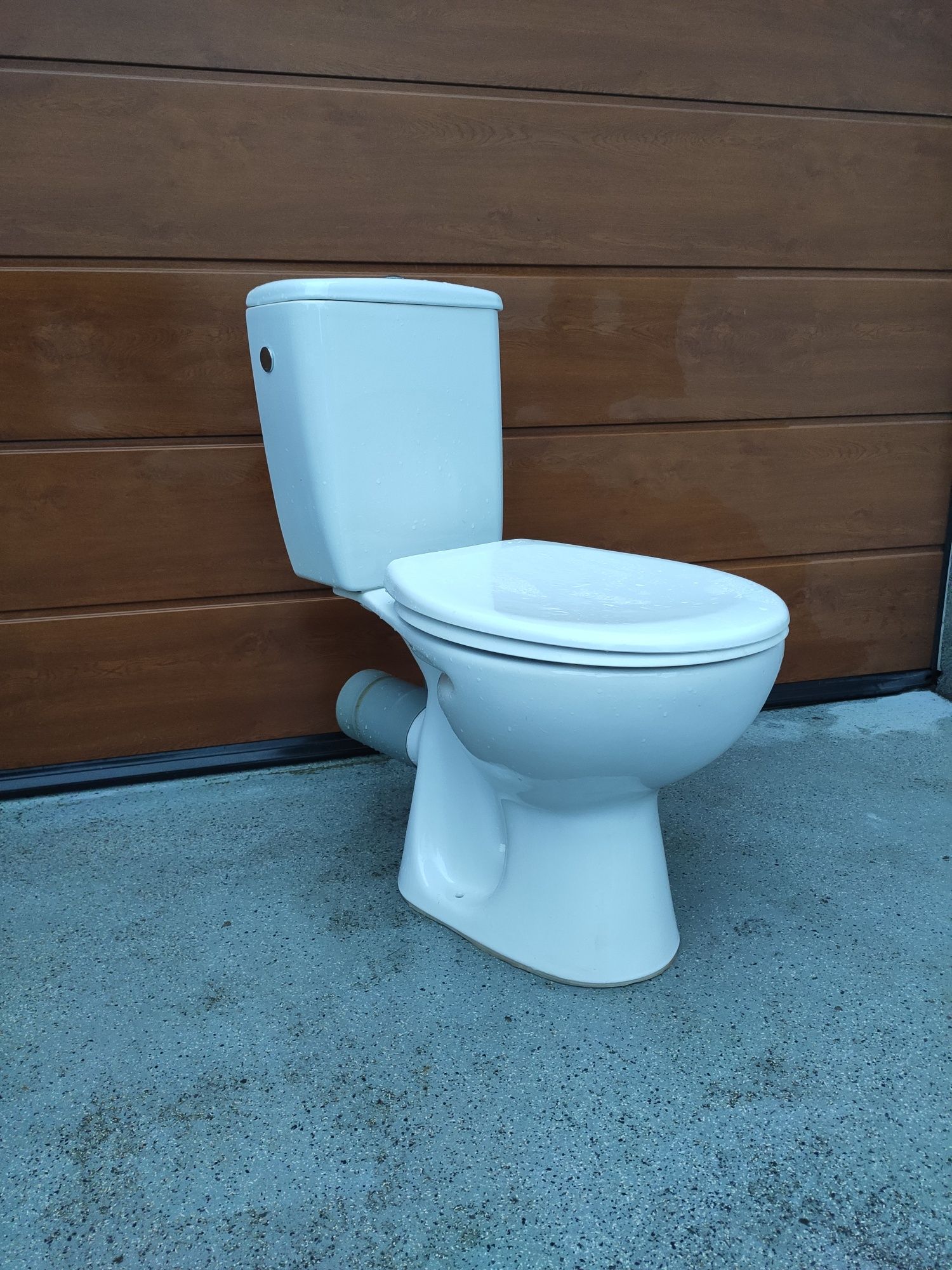 Toaleta WC stojąca