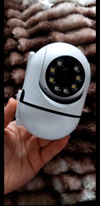 Dwie kamery zewnętrzne na wifi