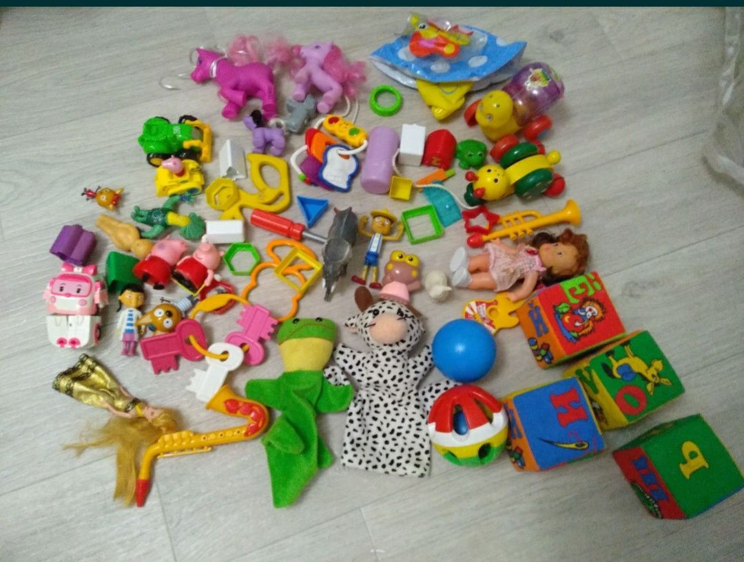 Ящик разных игрушек