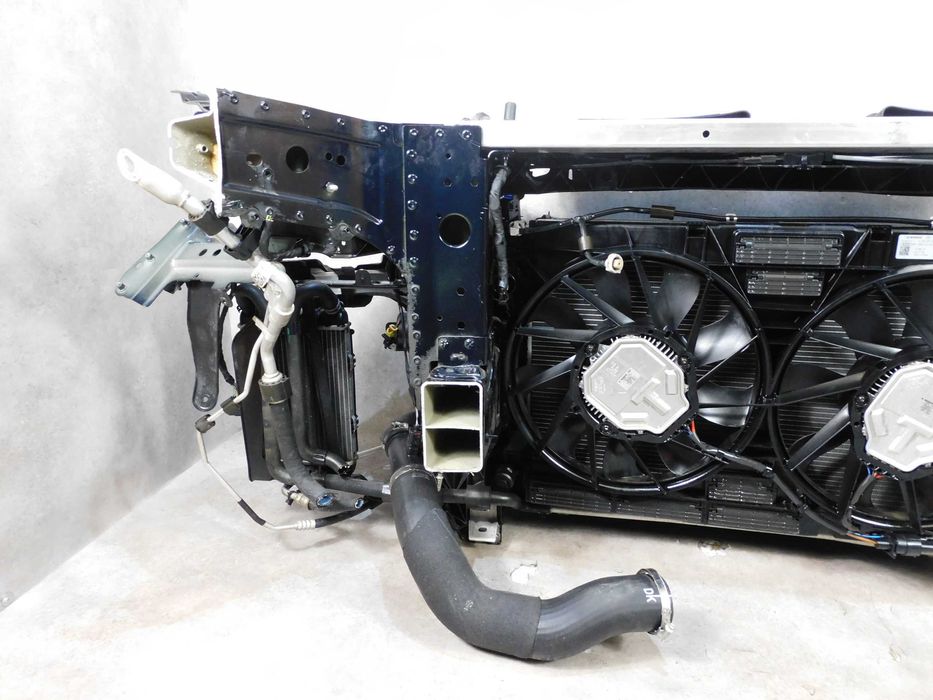 AUDI Q7 4M Передня панель, телевізор