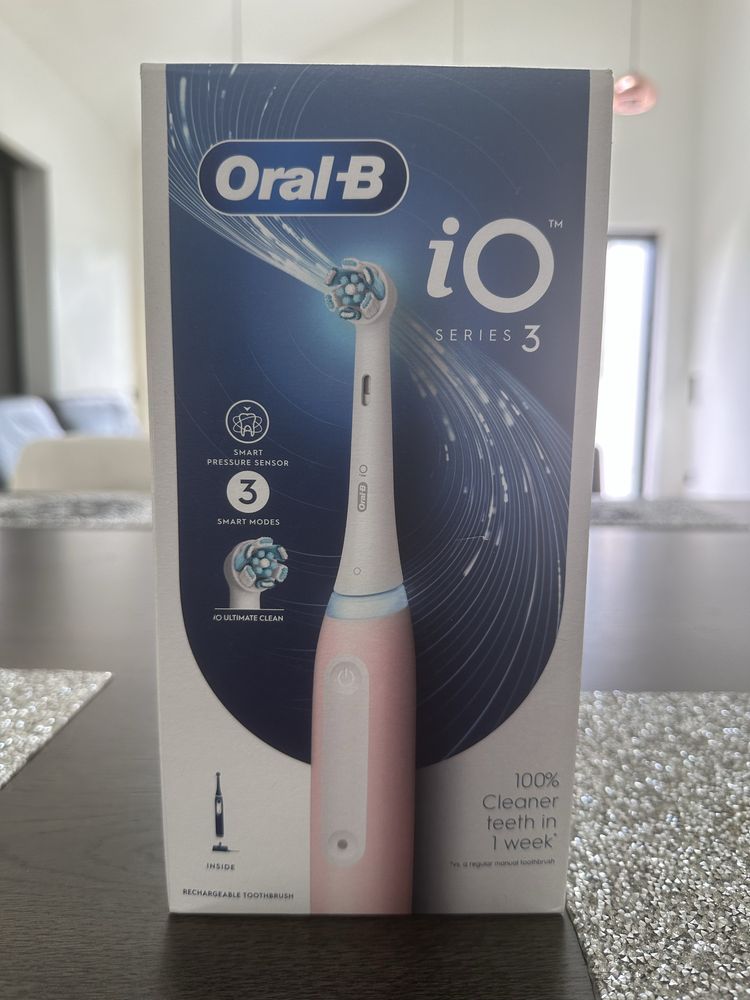 Oral B iO seria 3 magnetyczna szczoteczka do zębów różowa Nowa