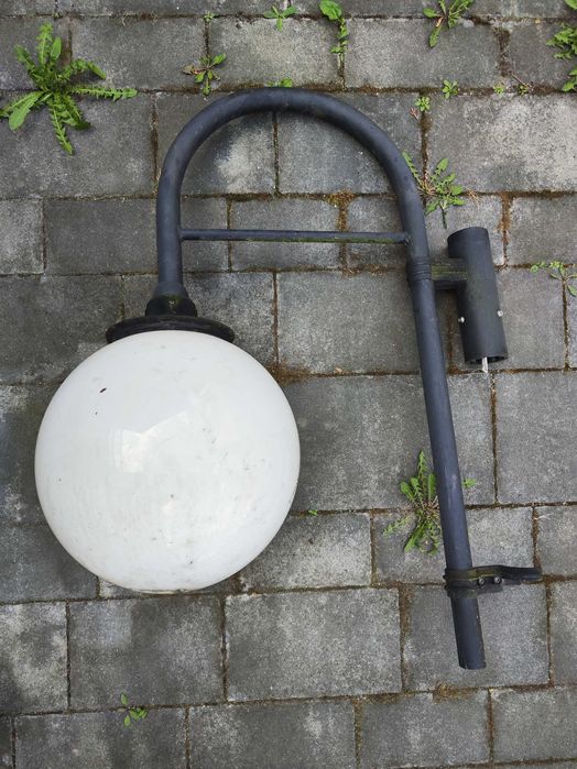 Oprawy - wysięgniki do opraw oświetleniowych stalowe i z tworzywa