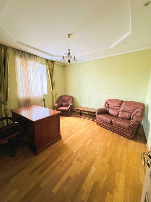 Пропонуємо в оренду сучасну квартиру по Михайлівська вул., 24б