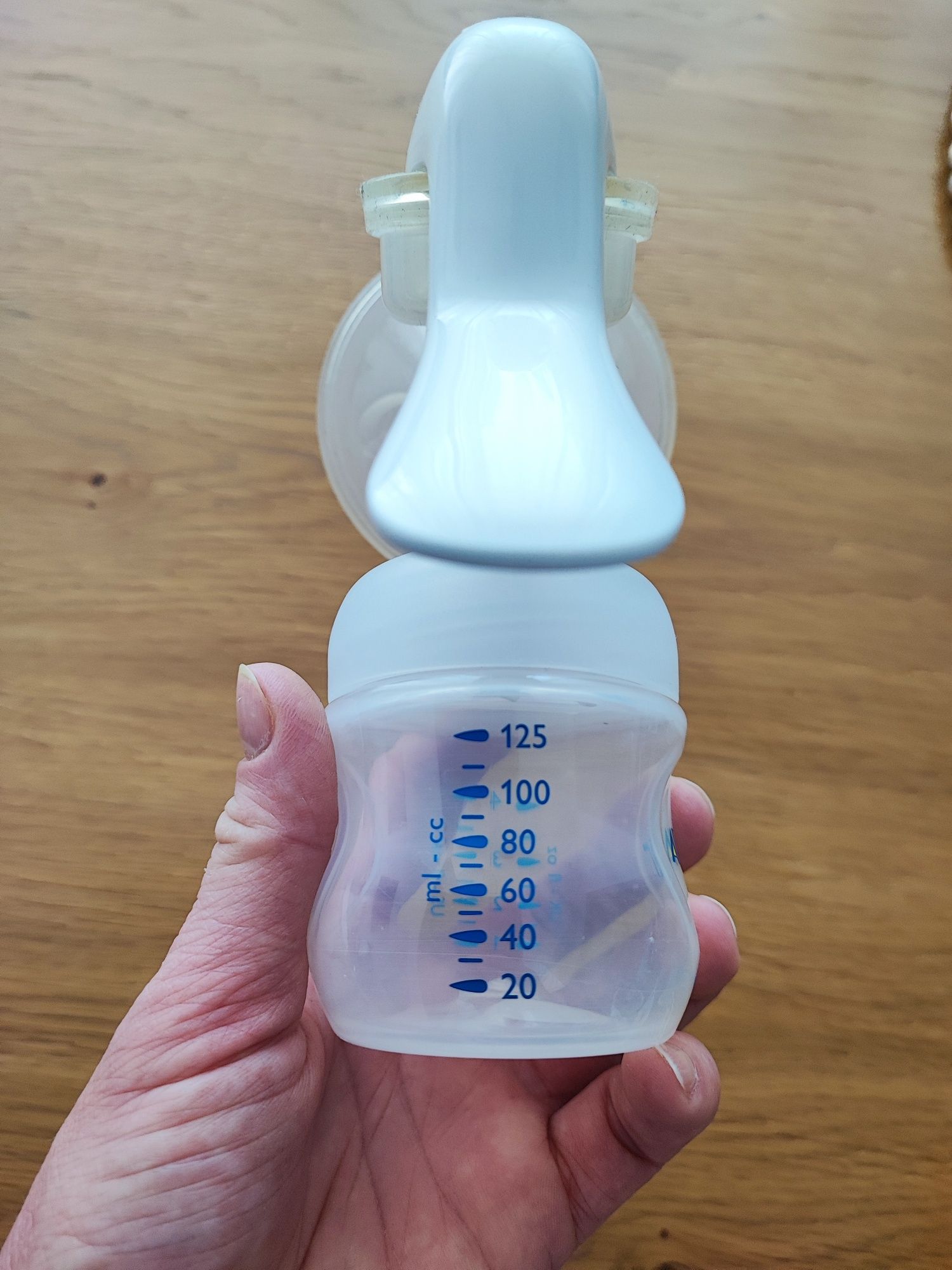 Laktator ręczny 125 ml Philips Avent model  PHILIPS Avent SCF430/01