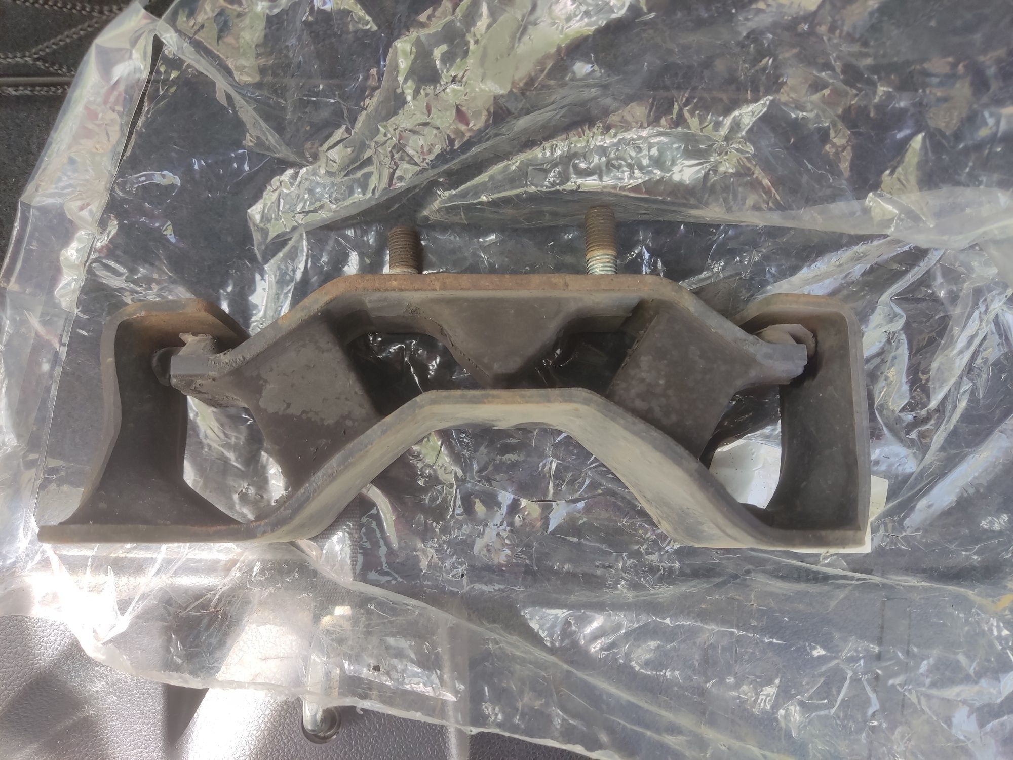 Подушка МКПП Subaru Forester SJ 2,5