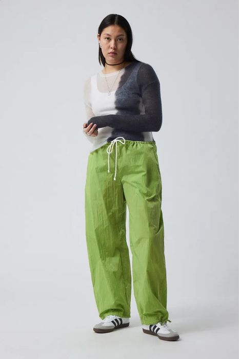 Weekday ЧОРНІ легкі хрусткі штани парашути