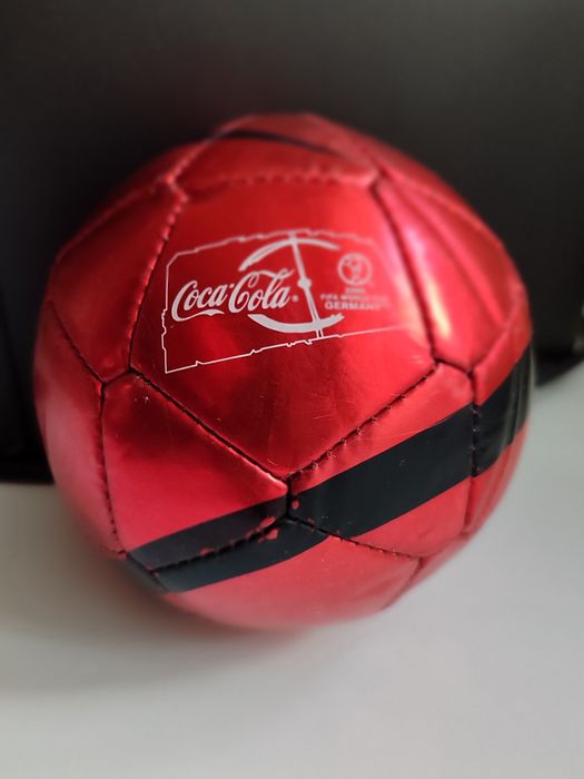 Продам мяч Adidas мини.