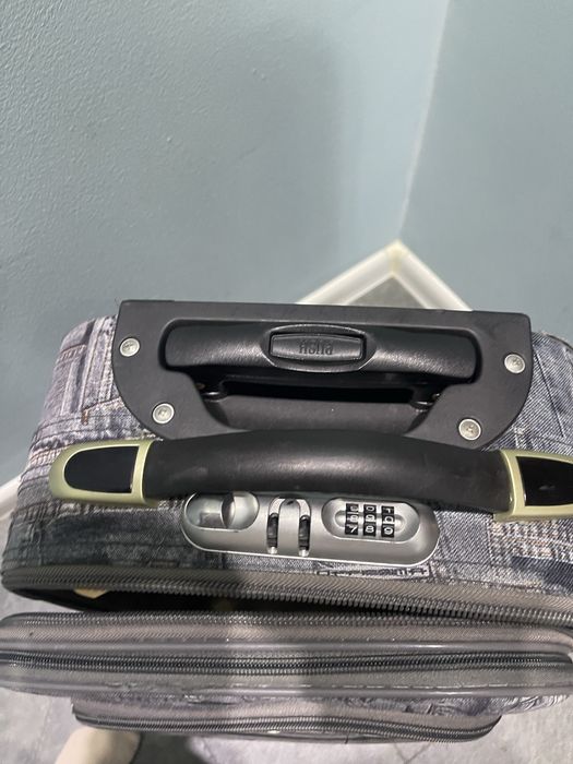 Валіза на колесах