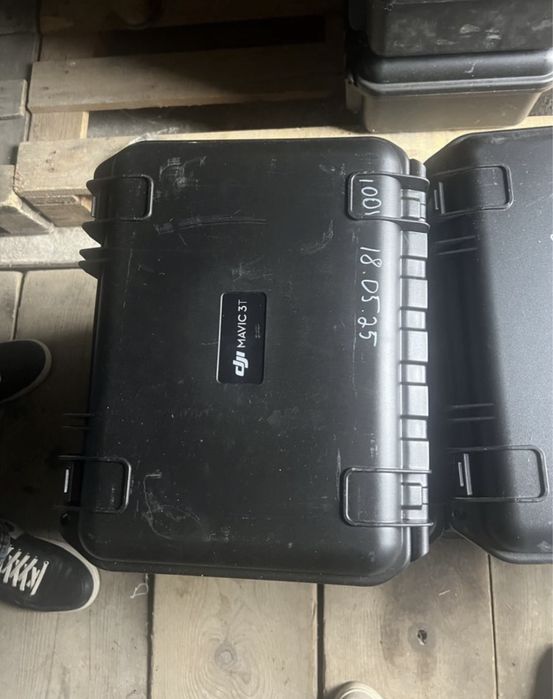 Продам кейси на мавік в гарному стані, є як нові