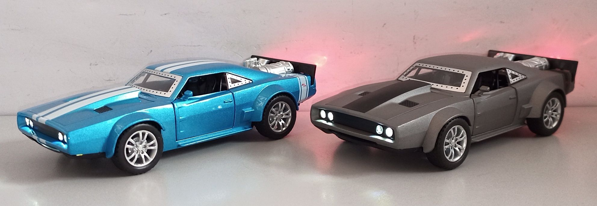 Машинка Dodge Charger Ice 1968 модель 1:32 "Автосвіт". Металл, звук...