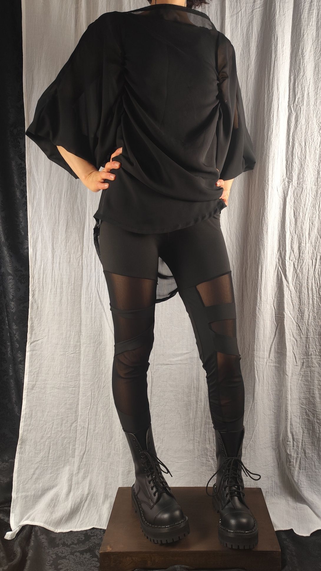 Leggings pretas com efeitos