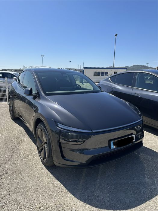 Aluguer Semanal Tesla Y  Novo Modelo 2025