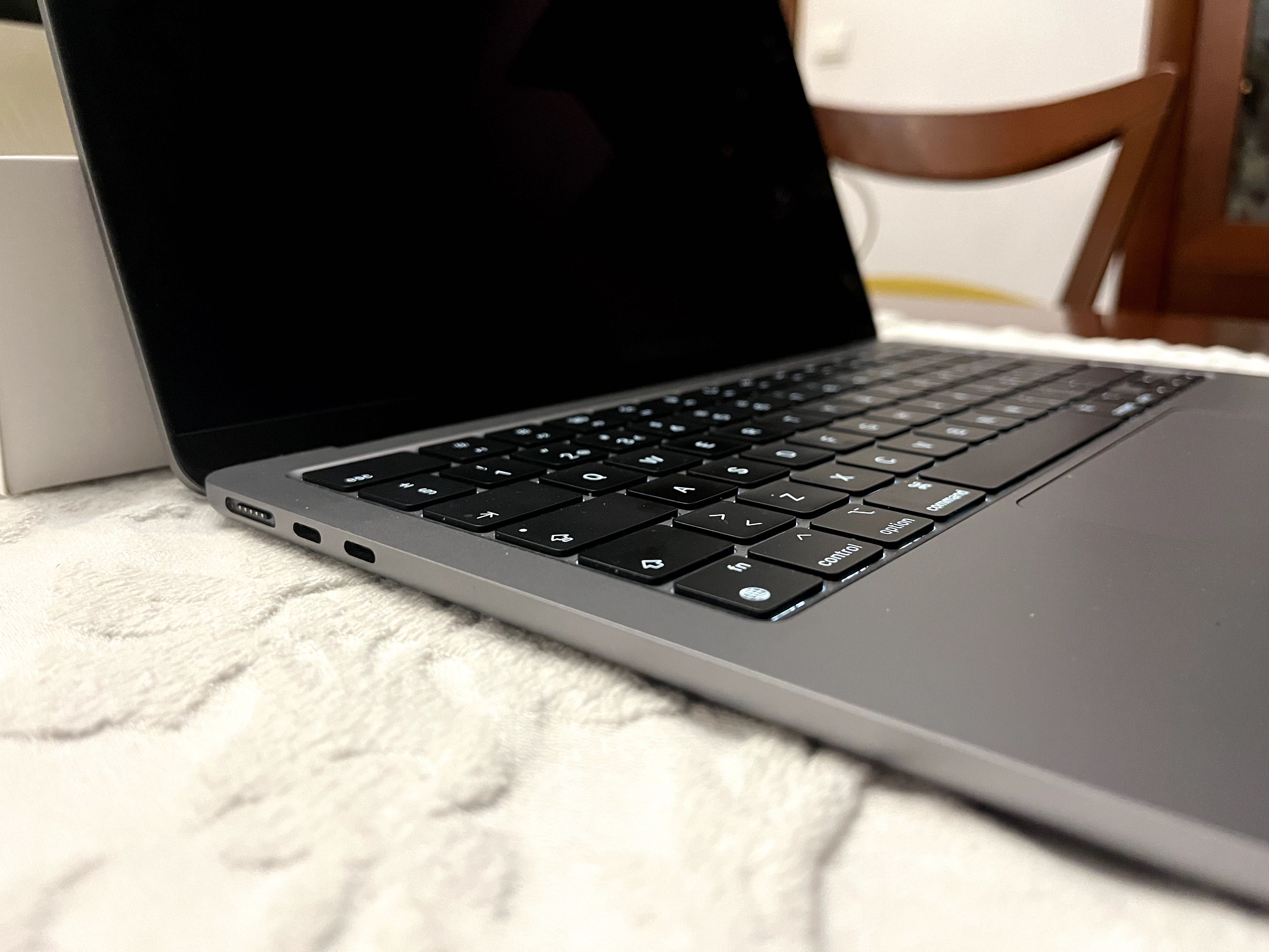 MacBook Air M2 13" (2022) | 8GB RAM | 256GB SSD | Garantia
